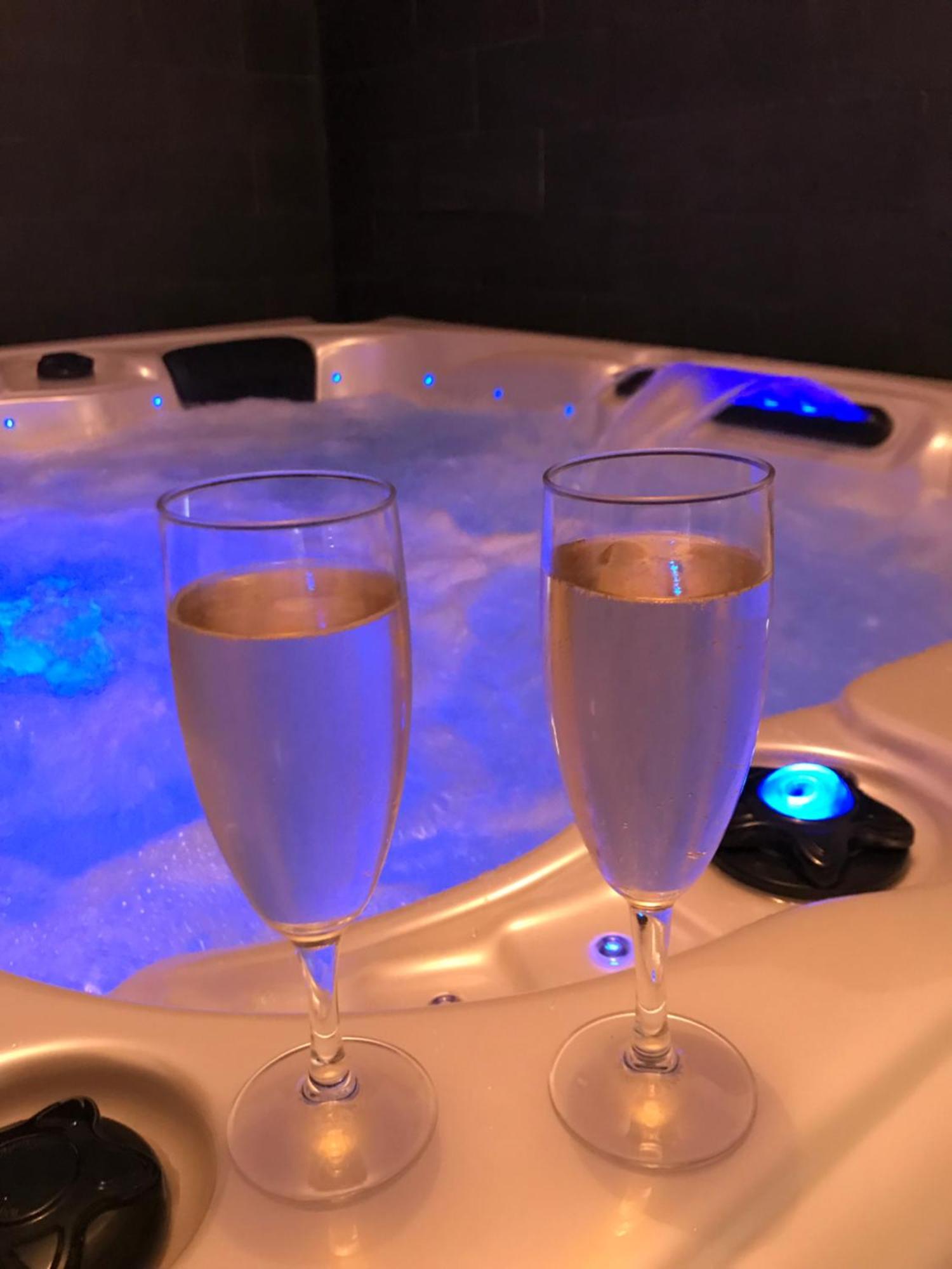 Le Relais De La Hardiesse 6Km Mont St Michel - Chambres Doubles - Suite Spa Privatif Courtils Eksteriør bilde