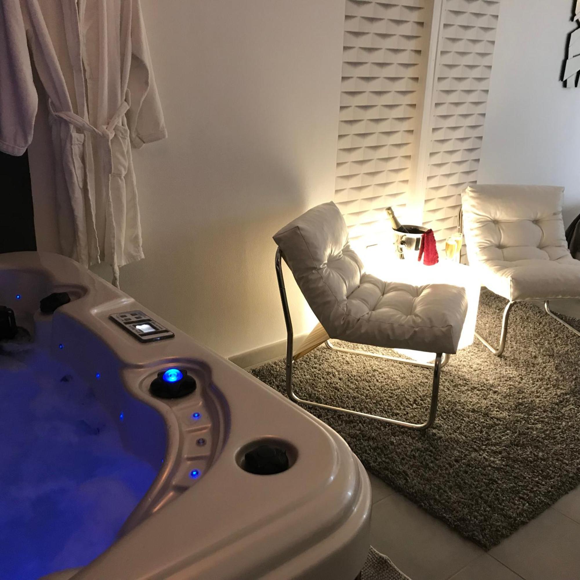 Le Relais De La Hardiesse 6Km Mont St Michel - Chambres Doubles - Suite Spa Privatif Courtils Rom bilde
